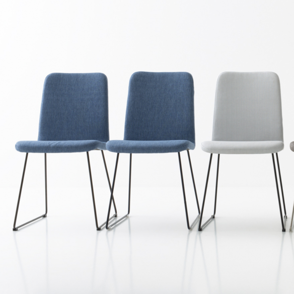 CLOE 3 chair - metal sled structure - Pointhouse