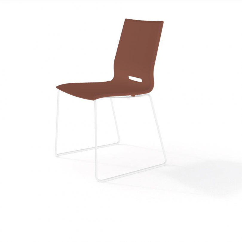 Silla ELENA 3 con estructura metálica patín apilable - Pointhouse