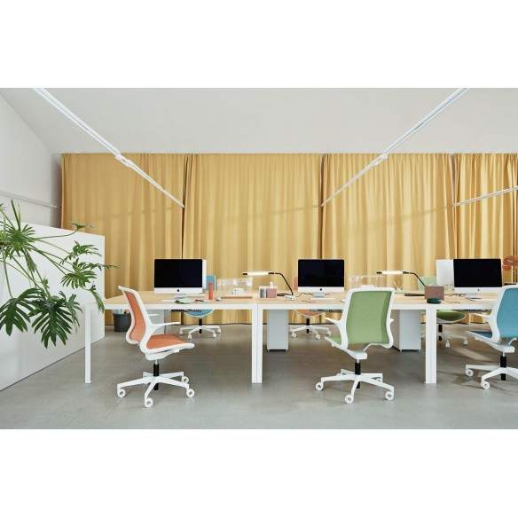 Chaise LOOP revêtue de résille ou de tissu porteur - MILANI