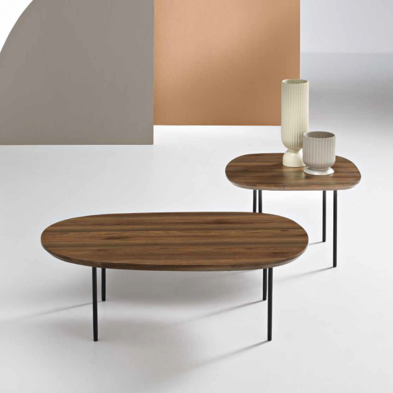 Tavolino FLUX con piano sagomato e...