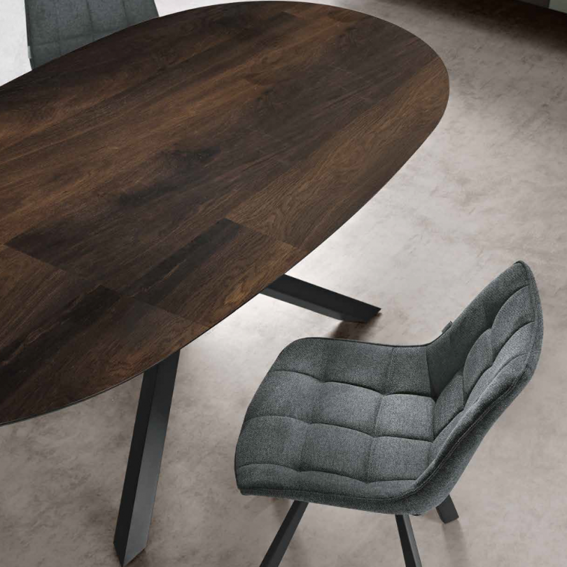 Tavolo RON con base in metallo...