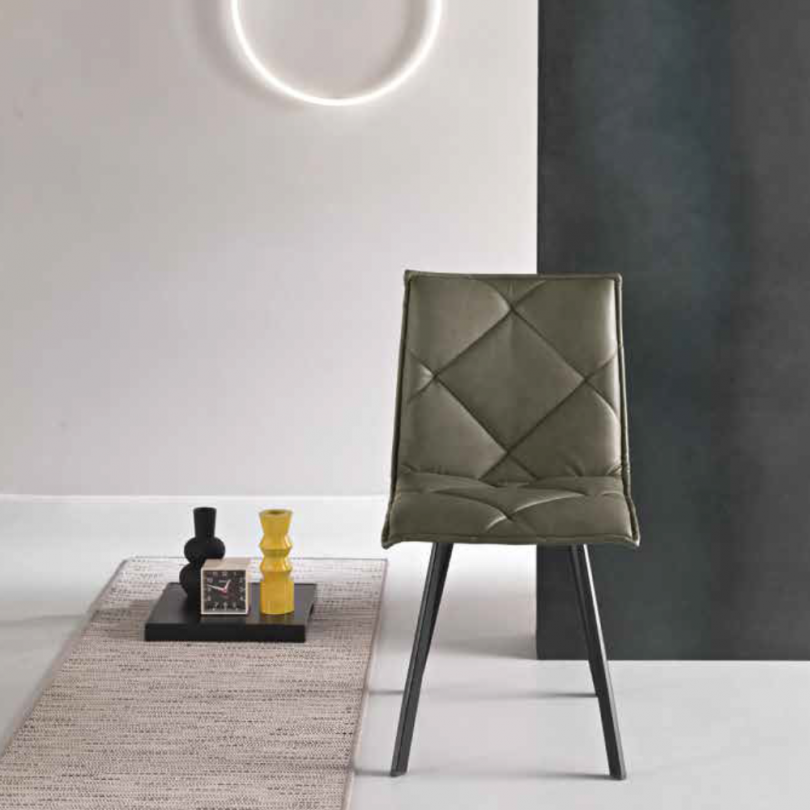 Sedia ROLL con struttura in metallo...