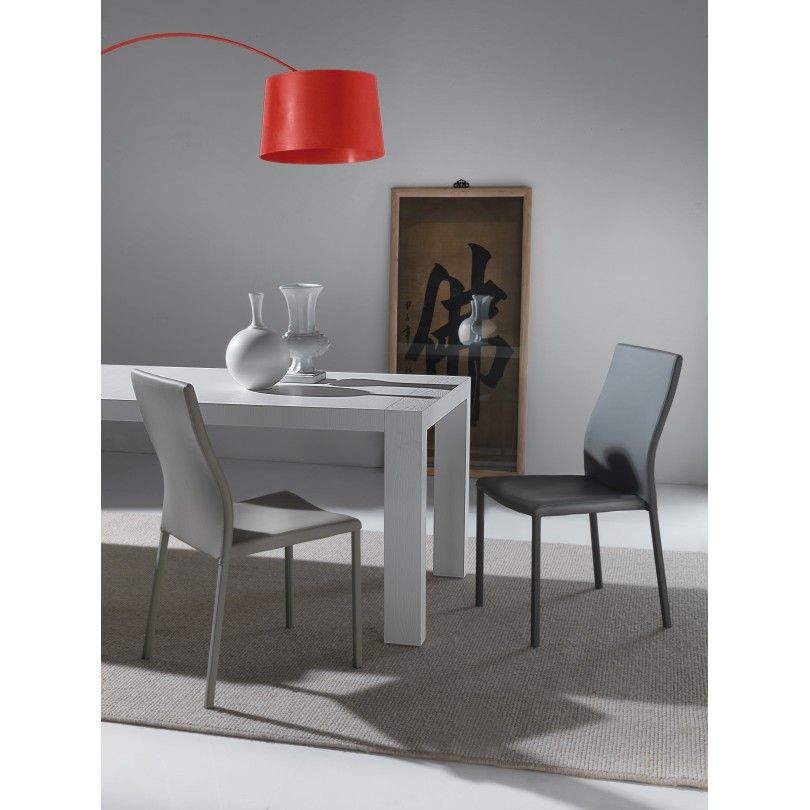 Chair Hellen Art. 213 - The Chair