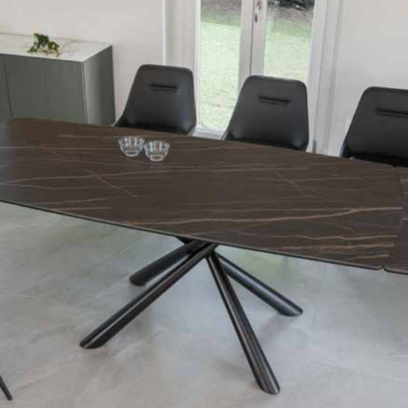 copy of Tavolo VERSUS  Art. 685 La...